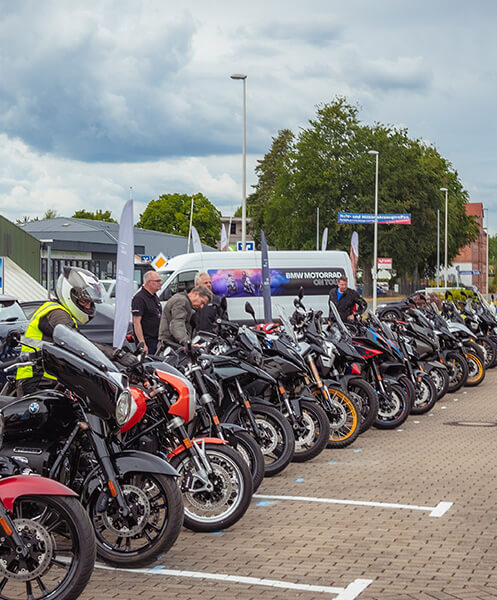 bmw testride event juni 2025 wernecke Geparkte BMW Bikes für Probefahrten auf dem Testride Event von BMW Wernecke