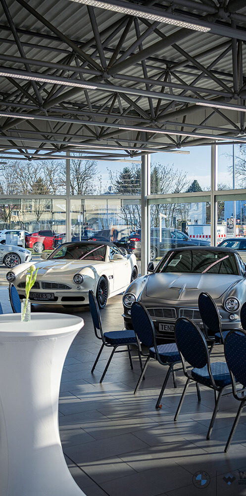bmw wernecke wirtschaftsabend 2025 Autos, Veranstaltungstische und Stühle auf dem Wirtschaftsabend Event bei BMW Wernecke
