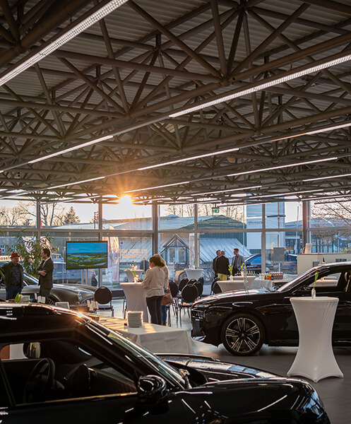 wirtschaftsabend event bmw wernecke Einblick in das Autohaus Wernecke während einer Veranstaltung zum Thema Wirtschaft